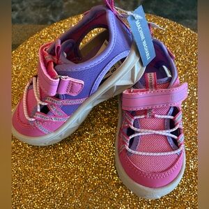 OshKosh B'gosh NWT Pink and Purple Kids Sneakers. Size 8 TOD. Machine Washable